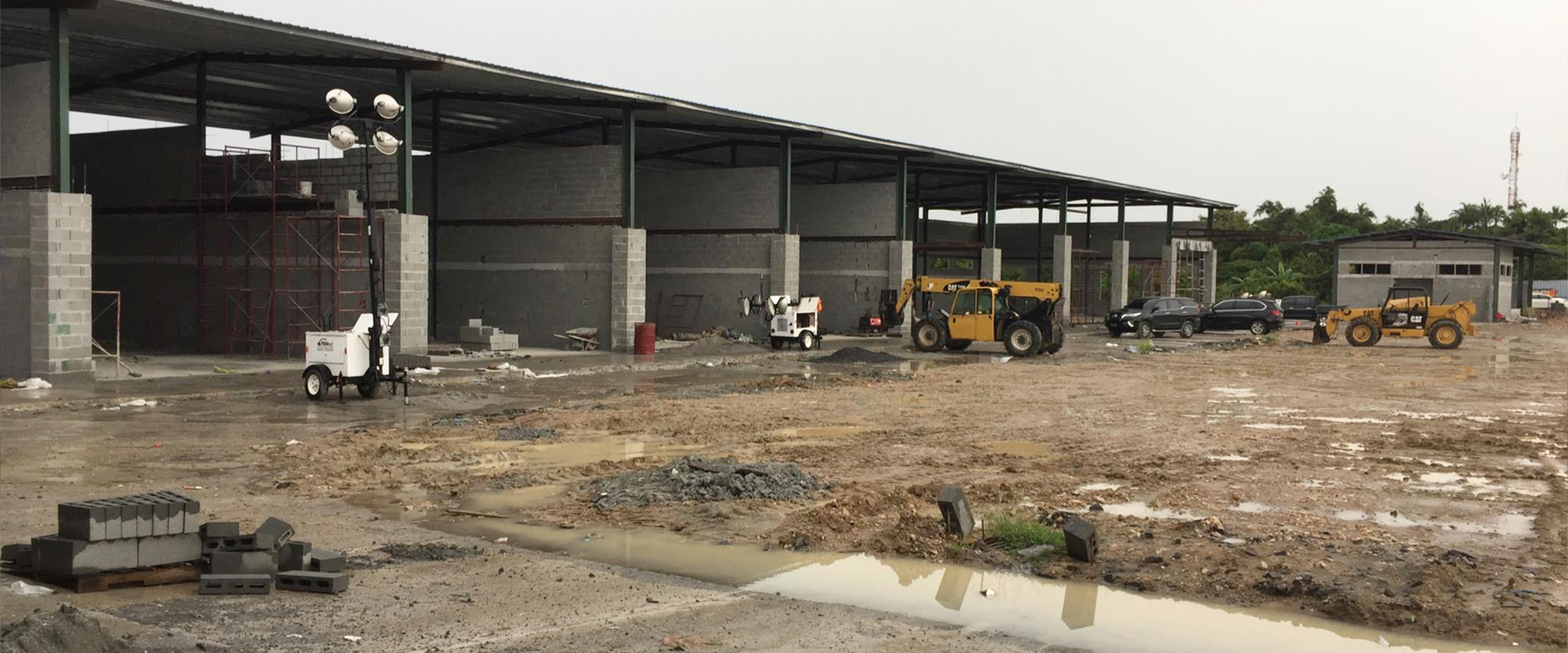 CONSTRUCCION DE PLAZA COMERCIAL PENONOMÉ